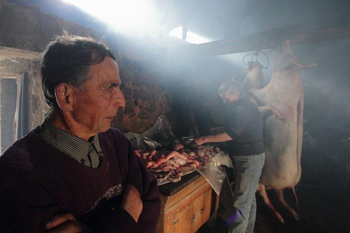 Matança do porco por Luís Borges